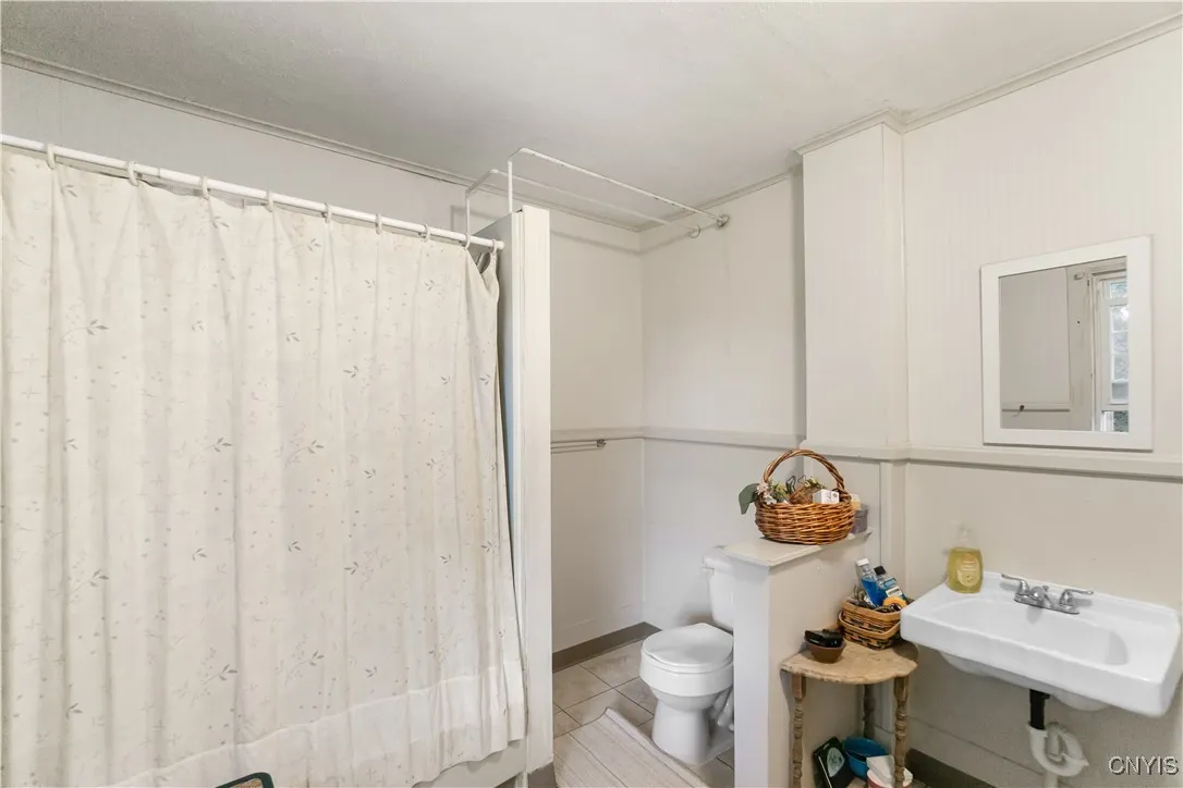 4937 West Seneca, Onondaga, New York 13215, Onondaga, New York 13215, 5 Bedrooms Bedrooms, ,2 BathroomsBathrooms,Residential,For Sale,4937 West Seneca, Onondaga, New York 13215,0,S1612320