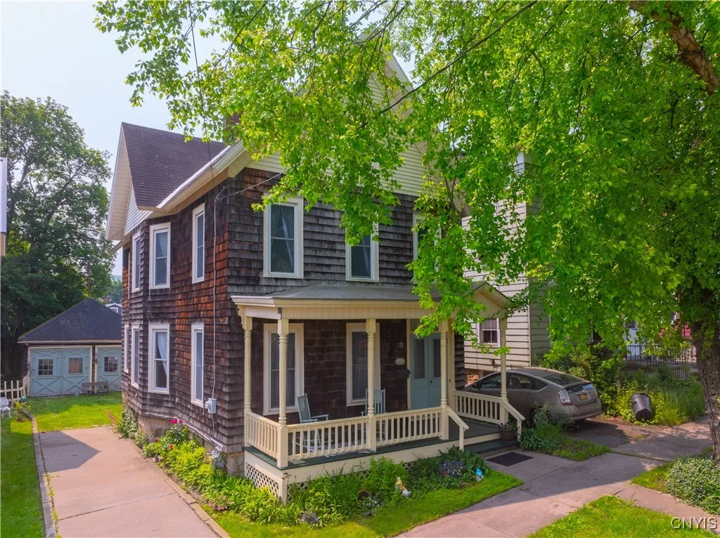 97 West Gansevoort Street, Little Falls-city, New, Little Falls City, New York 13365, 4 Bedrooms Bedrooms, 11 Rooms Rooms,1 BathroomBathrooms,Residential,Closed,97 West Gansevoort Street, Little Falls-city, New ,0,S1613235