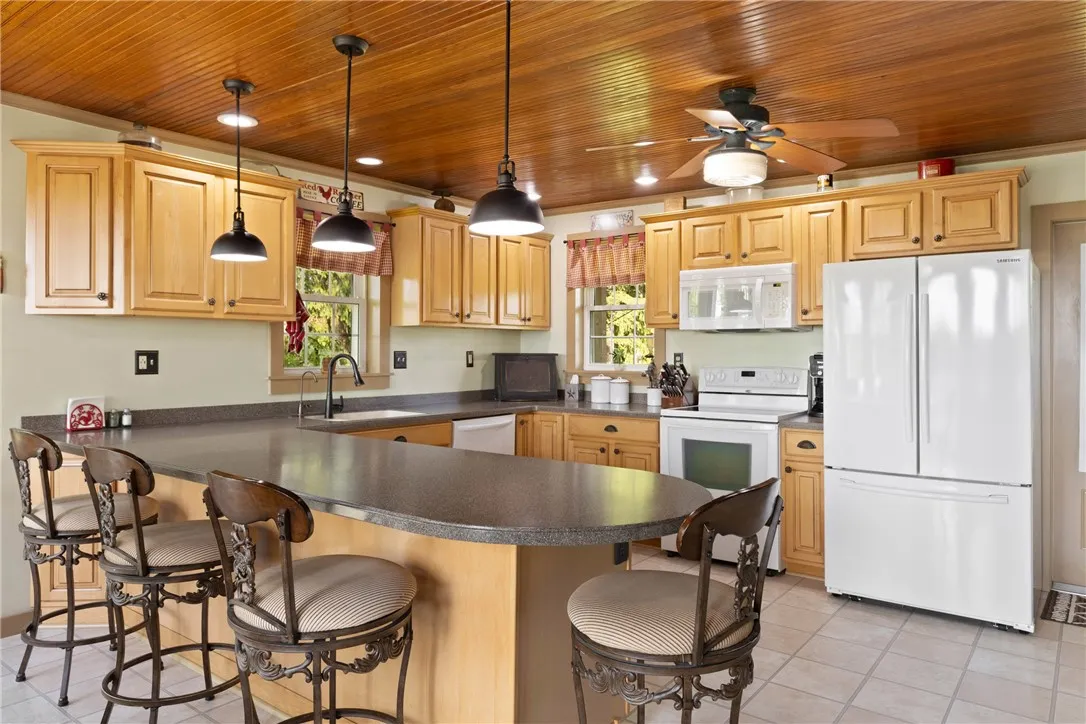 707 Hubbell Road, Ogden, New York 14428, Ogden, New York 14428, 4 Bedrooms Bedrooms, 11 Rooms Rooms,2 BathroomsBathrooms,Residential,Closed,707 Hubbell Road, Ogden, New York 14428,R1613454