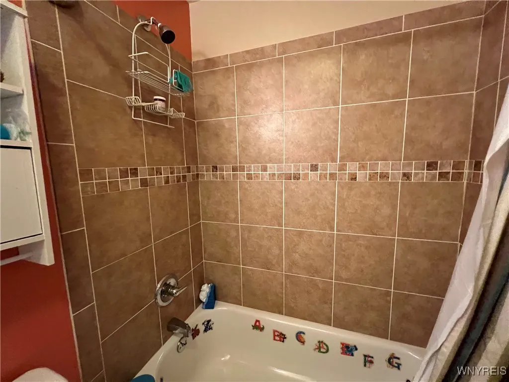 272 Dewitt Street, Buffalo, New York 14213, Buffalo, New York 14213, 3 Bedrooms Bedrooms, 8 Rooms Rooms,2 BathroomsBathrooms,Residential,Closed,272 Dewitt Street, Buffalo, New York 14213,B1613084