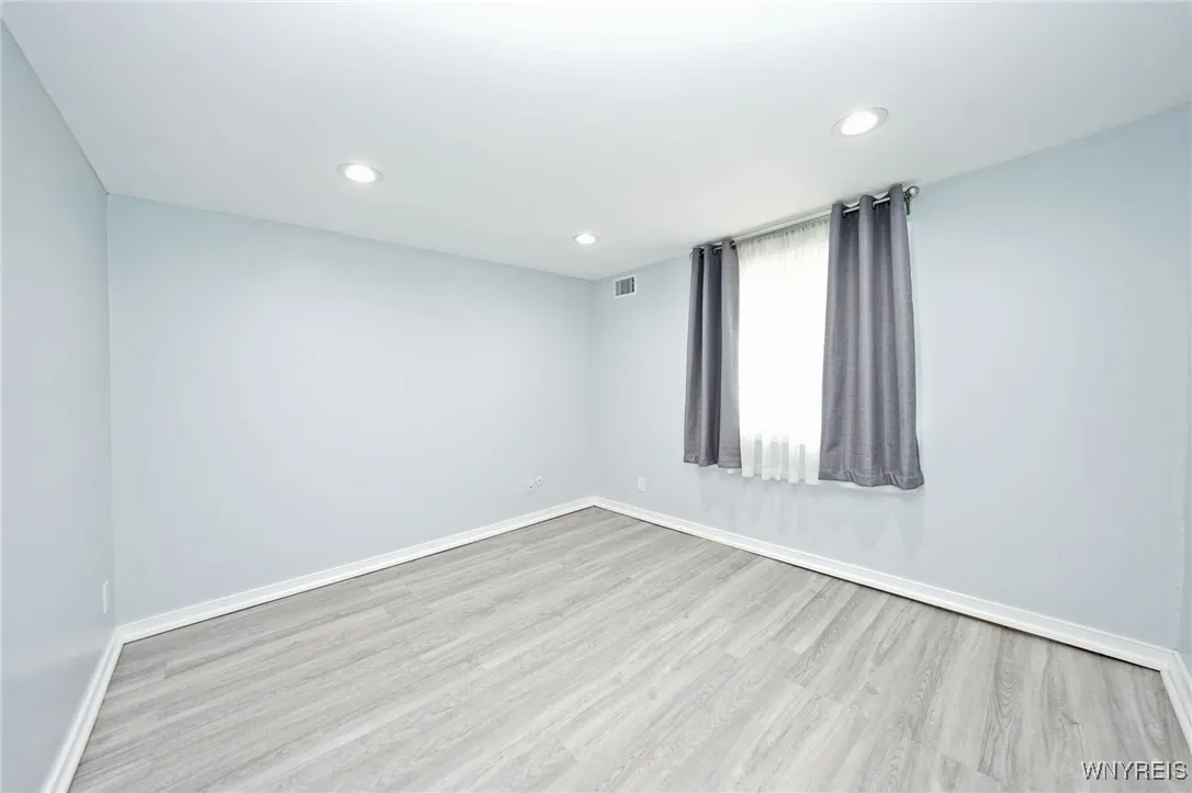 770 West Ferry Street 28b, Buffalo, New York 14222, Buffalo, New York 14222, 1 Bedroom Bedrooms, 4 Rooms Rooms,1 BathroomBathrooms,Residential,Closed,770 West Ferry Street 28b, Buffalo, New York 14222,B1612794