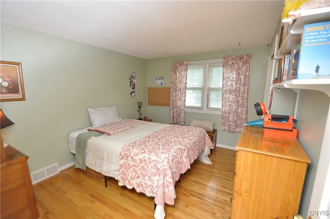 4648 Glencliffe Road, Manlius, New York 13104, Manlius, New York 13104, 4 Bedrooms Bedrooms, 8 Rooms Rooms,2 BathroomsBathrooms,Residential,For Sale,4648 Glencliffe Road, Manlius, New York 13104,S1612210