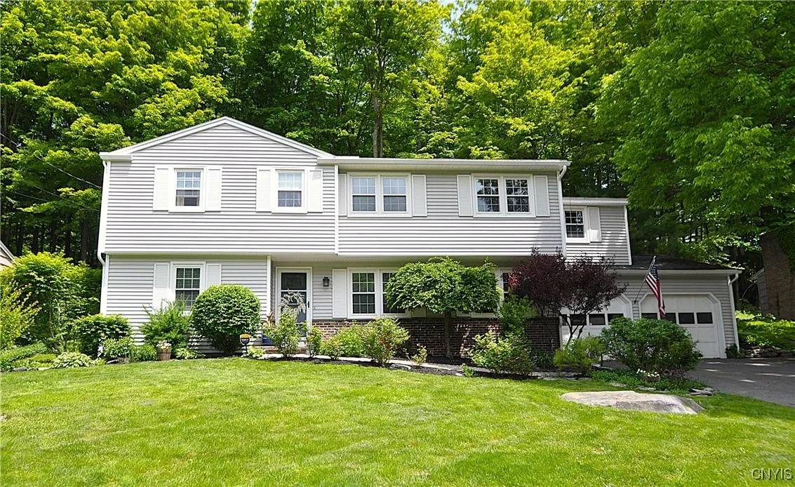 4648 Glencliffe Road, Manlius, New York 13104, Manlius, New York 13104, 4 Bedrooms Bedrooms, 8 Rooms Rooms,2 BathroomsBathrooms,Residential,For Sale,4648 Glencliffe Road, Manlius, New York 13104,S1612210