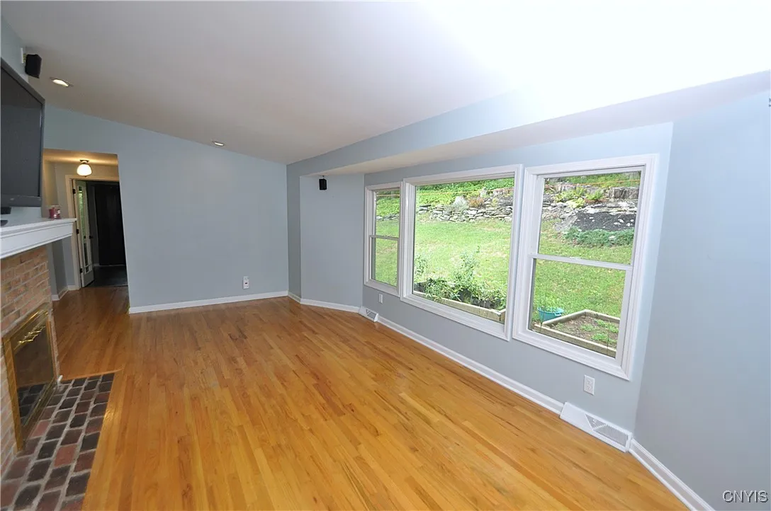 4648 Glencliffe Road, Manlius, New York 13104, Manlius, New York 13104, 4 Bedrooms Bedrooms, 8 Rooms Rooms,2 BathroomsBathrooms,Residential,For Sale,4648 Glencliffe Road, Manlius, New York 13104,S1612210