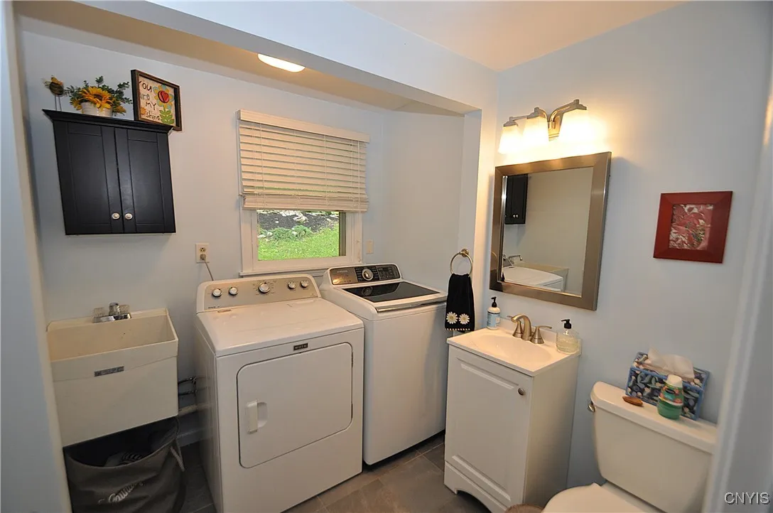 4648 Glencliffe Road, Manlius, New York 13104, Manlius, New York 13104, 4 Bedrooms Bedrooms, 8 Rooms Rooms,2 BathroomsBathrooms,Residential,For Sale,4648 Glencliffe Road, Manlius, New York 13104,S1612210