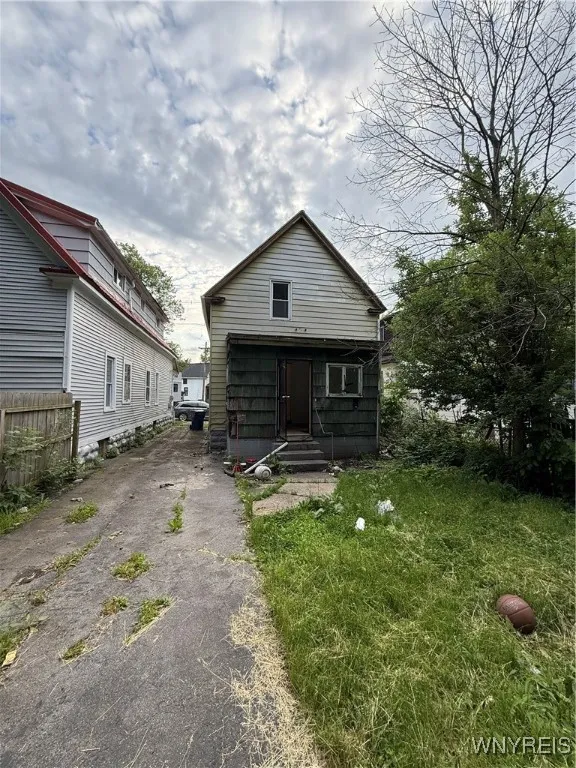 53 Warring Avenue, Buffalo, New York 14211, Buffalo, New York 14211, 4 Bedrooms Bedrooms, 8 Rooms Rooms,1 BathroomBathrooms,Residential,For Sale,53 Warring Avenue, Buffalo, New York 14211,B1613232