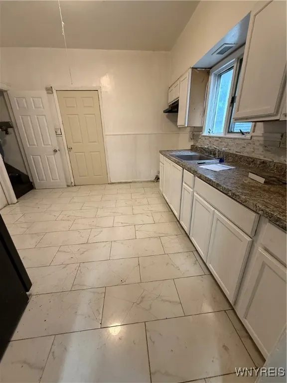 53 Warring Avenue, Buffalo, New York 14211, Buffalo, New York 14211, 4 Bedrooms Bedrooms, 8 Rooms Rooms,1 BathroomBathrooms,Residential,For Sale,53 Warring Avenue, Buffalo, New York 14211,B1613232