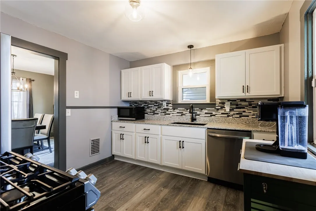 74 Everett St, Greece, New York 14615, Greece, New York 14615, 3 Bedrooms Bedrooms, 7 Rooms Rooms,1 BathroomBathrooms,Residential,Closed,74 Everett St, Greece, New York 14615,R1613598