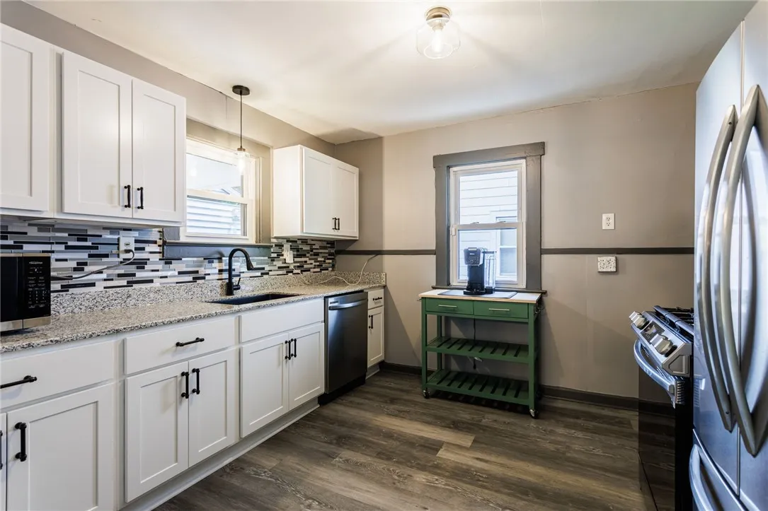 74 Everett St, Greece, New York 14615, Greece, New York 14615, 3 Bedrooms Bedrooms, 7 Rooms Rooms,1 BathroomBathrooms,Residential,Closed,74 Everett St, Greece, New York 14615,R1613598