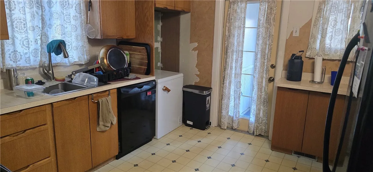 38 Mayflower Street, Rochester, New York 14615, Rochester, New York 14615, 3 Bedrooms Bedrooms, 5 Rooms Rooms,1 BathroomBathrooms,Residential,Closed,38 Mayflower Street, Rochester, New York 14615,0,R1613532