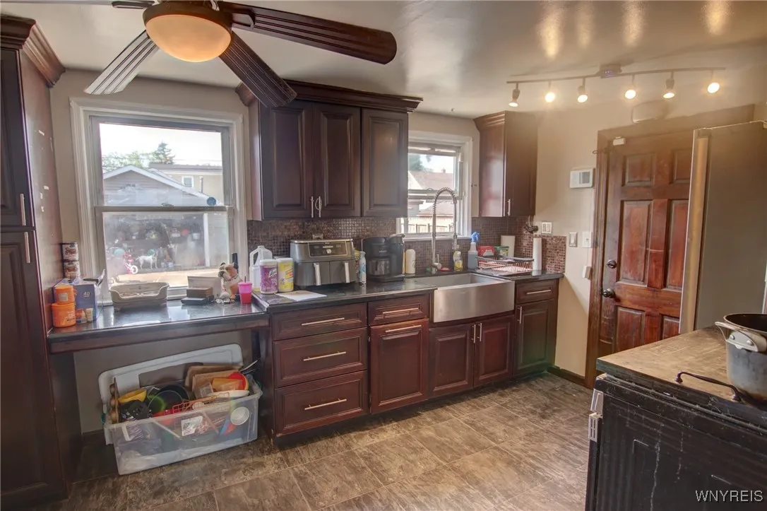 15 Arbour Lane, Buffalo, New York 14220, Buffalo, New York 14220, 4 Bedrooms Bedrooms, ,2 BathroomsBathrooms,Residential,For Sale,15 Arbour Lane, Buffalo, New York 14220,B1612963