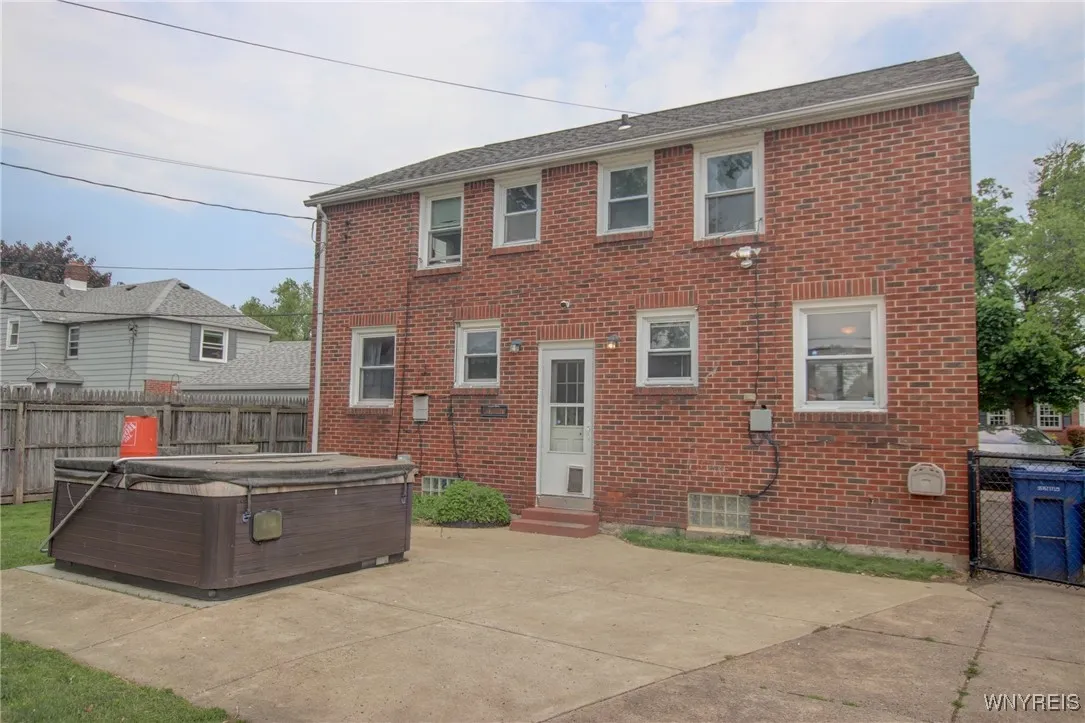 15 Arbour Lane, Buffalo, New York 14220, Buffalo, New York 14220, 4 Bedrooms Bedrooms, ,2 BathroomsBathrooms,Residential,For Sale,15 Arbour Lane, Buffalo, New York 14220,B1612963