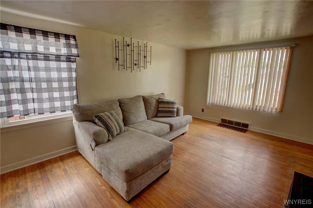 15 Arbour Lane, Buffalo, New York 14220, Buffalo, New York 14220, 4 Bedrooms Bedrooms, ,2 BathroomsBathrooms,Residential,For Sale,15 Arbour Lane, Buffalo, New York 14220,B1612963