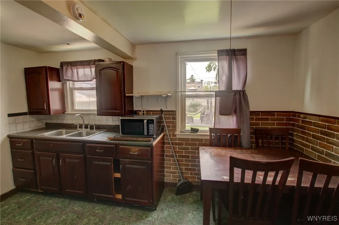 15 Arbour Lane, Buffalo, New York 14220, Buffalo, New York 14220, 4 Bedrooms Bedrooms, ,2 BathroomsBathrooms,Residential,For Sale,15 Arbour Lane, Buffalo, New York 14220,B1612963