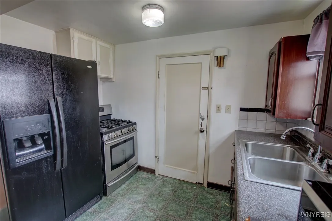 15 Arbour Lane, Buffalo, New York 14220, Buffalo, New York 14220, 4 Bedrooms Bedrooms, ,2 BathroomsBathrooms,Residential,For Sale,15 Arbour Lane, Buffalo, New York 14220,B1612963