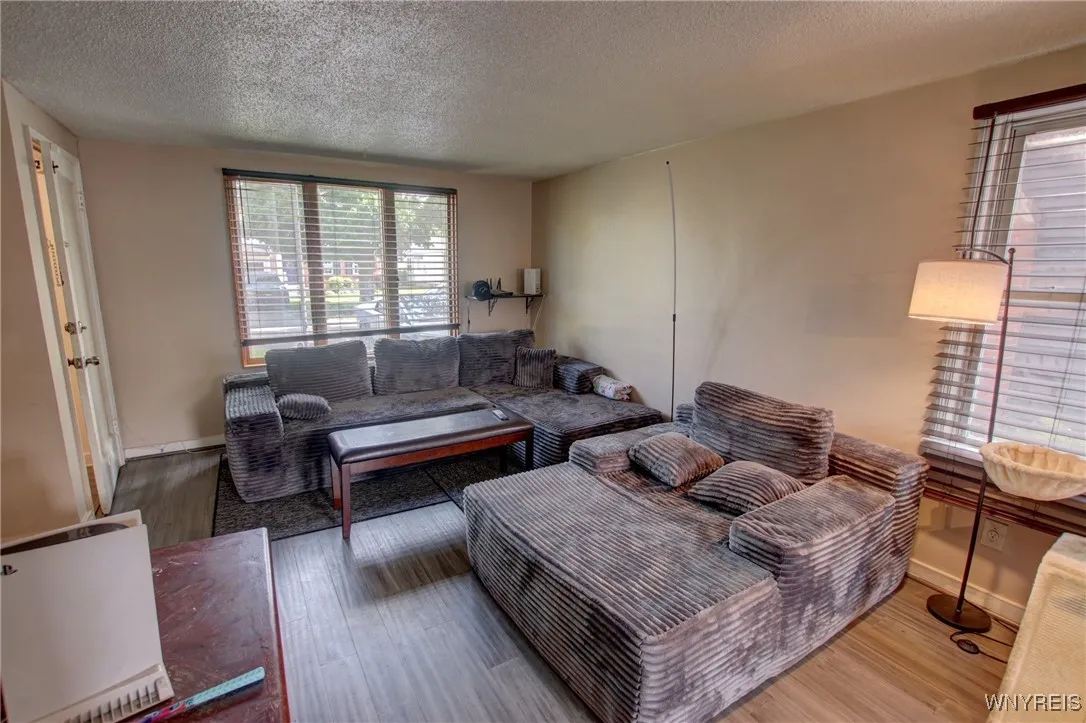 15 Arbour Lane, Buffalo, New York 14220, Buffalo, New York 14220, 4 Bedrooms Bedrooms, ,2 BathroomsBathrooms,Residential,For Sale,15 Arbour Lane, Buffalo, New York 14220,B1612963