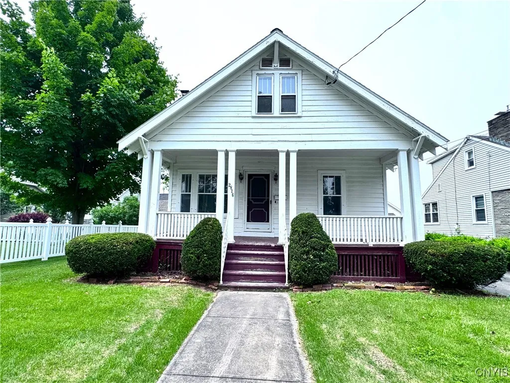 2816 Ferndale Place, Utica, New York 13501, Utica, New York 13501, 3 Bedrooms Bedrooms, 7 Rooms Rooms,1 BathroomBathrooms,Residential,For Sale,2816 Ferndale Place, Utica, New York 13501,0,S1611299