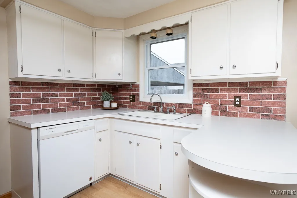 277 Utica Street, Tonawanda-city, New York 14150, Tonawanda, New York 14150, 2 Bedrooms Bedrooms, 7 Rooms Rooms,1 BathroomBathrooms,Residential,Closed,277 Utica Street, Tonawanda-city, New York 14150,B1613514