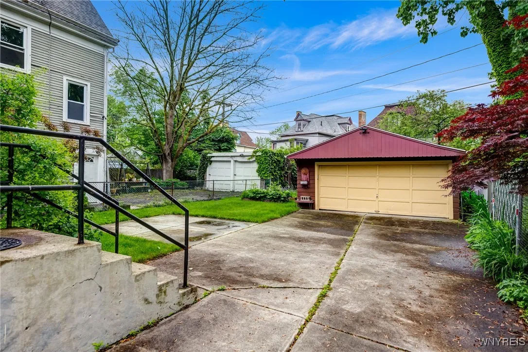 495 Linwood Avenue, Buffalo, New York 14209, Buffalo, New York 14209, 6 Bedrooms Bedrooms, ,2 BathroomsBathrooms,Residential,Closed,495 Linwood Avenue, Buffalo, New York 14209,B1611323