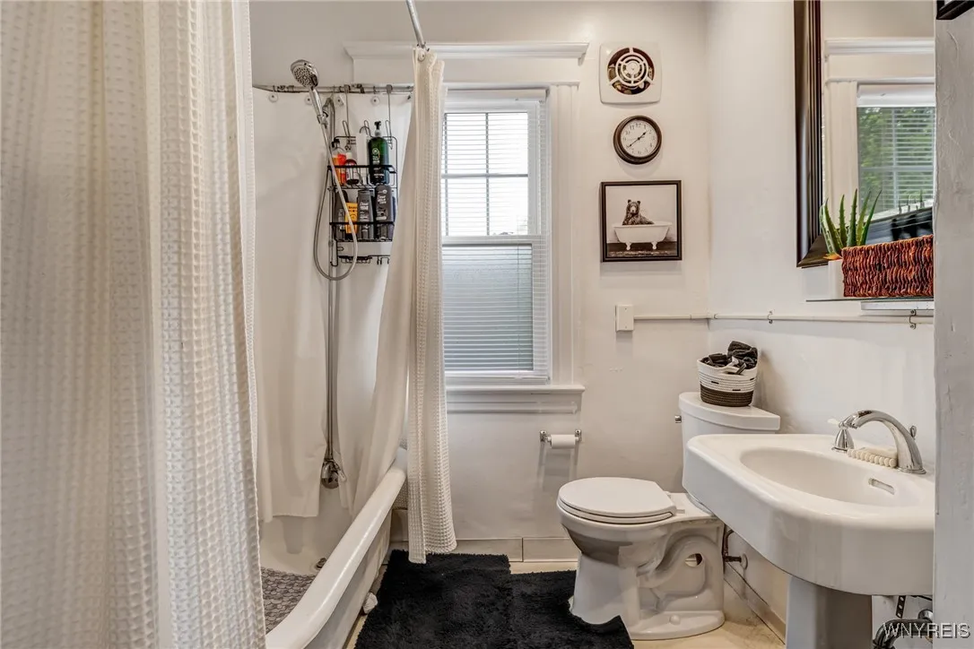 495 Linwood Avenue, Buffalo, New York 14209, Buffalo, New York 14209, 6 Bedrooms Bedrooms, ,2 BathroomsBathrooms,Residential,Closed,495 Linwood Avenue, Buffalo, New York 14209,B1611323
