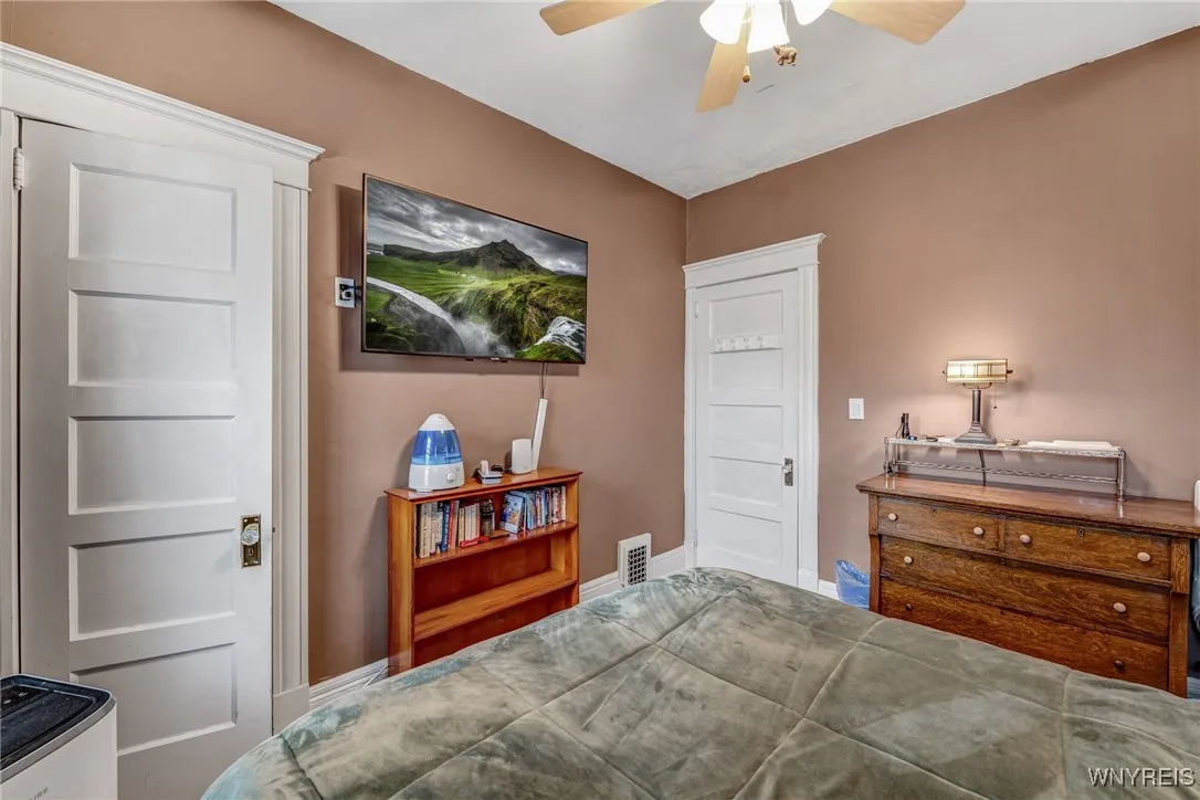 495 Linwood Avenue, Buffalo, New York 14209, Buffalo, New York 14209, 6 Bedrooms Bedrooms, ,2 BathroomsBathrooms,Residential,Closed,495 Linwood Avenue, Buffalo, New York 14209,B1611323
