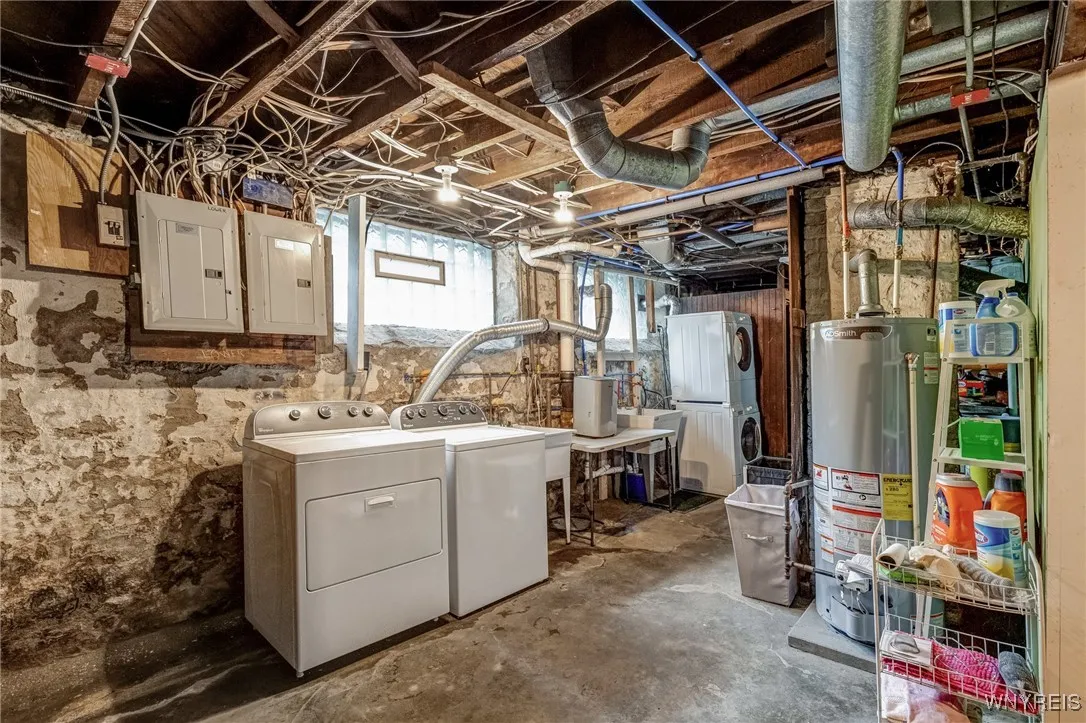 495 Linwood Avenue, Buffalo, New York 14209, Buffalo, New York 14209, 6 Bedrooms Bedrooms, ,2 BathroomsBathrooms,Residential,Closed,495 Linwood Avenue, Buffalo, New York 14209,B1611323