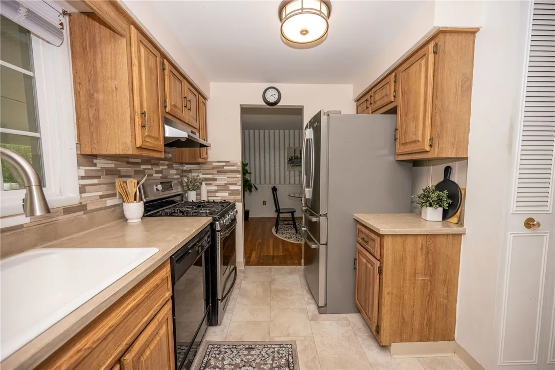 30 Sibley Drive, West Seneca, New York 14224, West Seneca, New York 14224, 5 Bedrooms Bedrooms, 12 Rooms Rooms,2 BathroomsBathrooms,Residential,Closed,30 Sibley Drive, West Seneca, New York 14224,R1613690