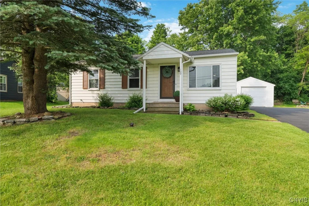 109 Blanchard Boulevard, Van Buren, New York 13209, Van Buren, New York 13209, 3 Bedrooms Bedrooms, 8 Rooms Rooms,1 BathroomBathrooms,Residential,Closed,109 Blanchard Boulevard, Van Buren, New York 13209,S1601316