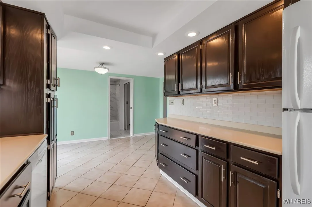 213 Orchard Drive, Tonawanda-town, New York 14223, Tonawanda, New York 14223, 2 Bedrooms Bedrooms, 5 Rooms Rooms,2 BathroomsBathrooms,Residential,Closed,213 Orchard Drive, Tonawanda-town, New York 14223,B1613642