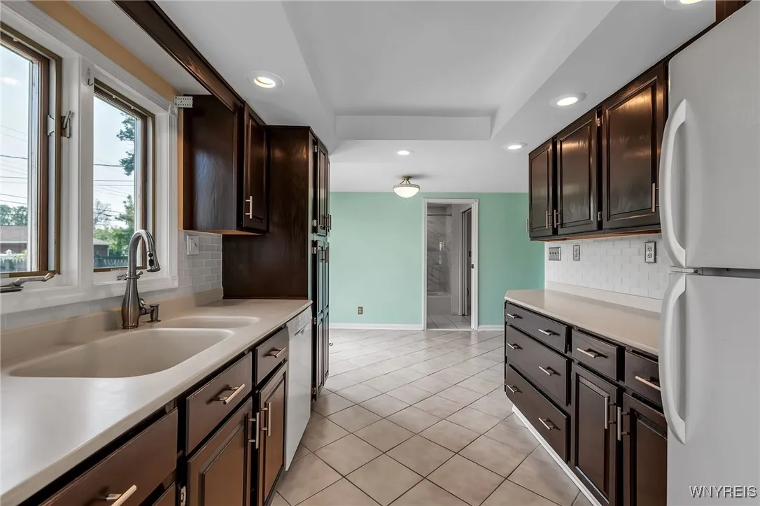213 Orchard Drive, Tonawanda-town, New York 14223, Tonawanda, New York 14223, 2 Bedrooms Bedrooms, 5 Rooms Rooms,2 BathroomsBathrooms,Residential,Closed,213 Orchard Drive, Tonawanda-town, New York 14223,B1613642