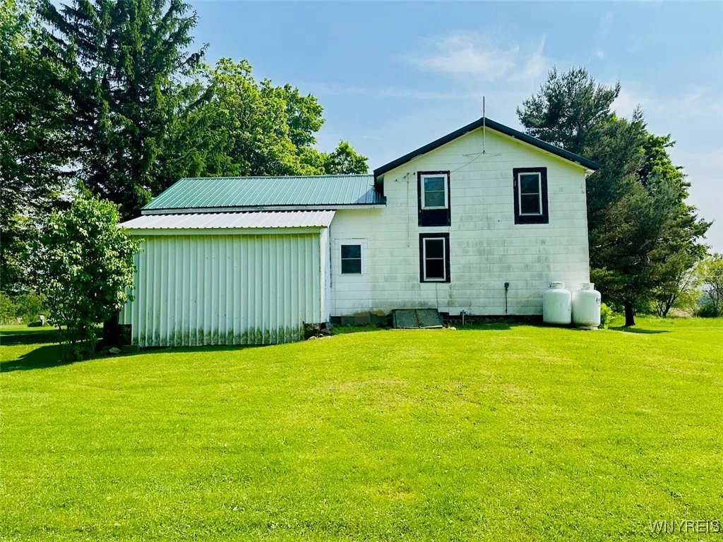 11920 Clarence Center Road, Newstead, New York 140, Newstead, New York 14001, 3 Bedrooms Bedrooms, 8 Rooms Rooms,2 BathroomsBathrooms,Residential,Closed,11920 Clarence Center Road, Newstead, New York 140,B1613440