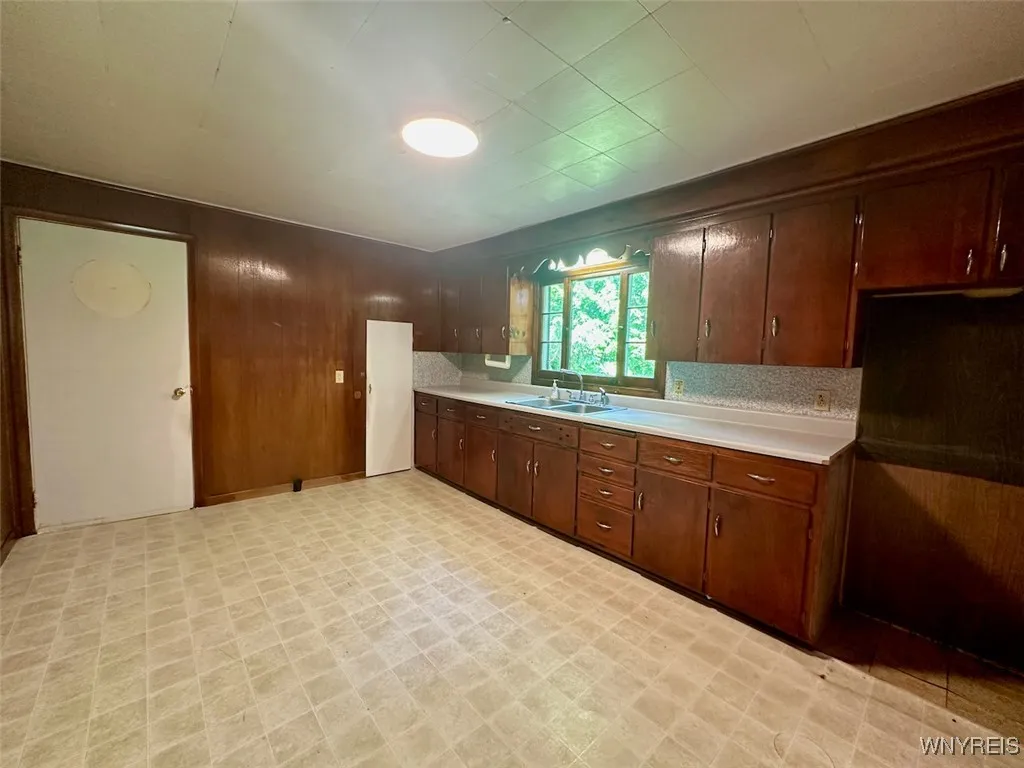 11920 Clarence Center Road, Newstead, New York 140, Newstead, New York 14001, 3 Bedrooms Bedrooms, 8 Rooms Rooms,2 BathroomsBathrooms,Residential,Closed,11920 Clarence Center Road, Newstead, New York 140,B1613440