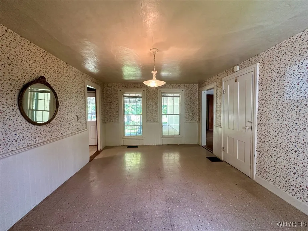 11920 Clarence Center Road, Newstead, New York 140, Newstead, New York 14001, 3 Bedrooms Bedrooms, 8 Rooms Rooms,2 BathroomsBathrooms,Residential,Closed,11920 Clarence Center Road, Newstead, New York 140,B1613440