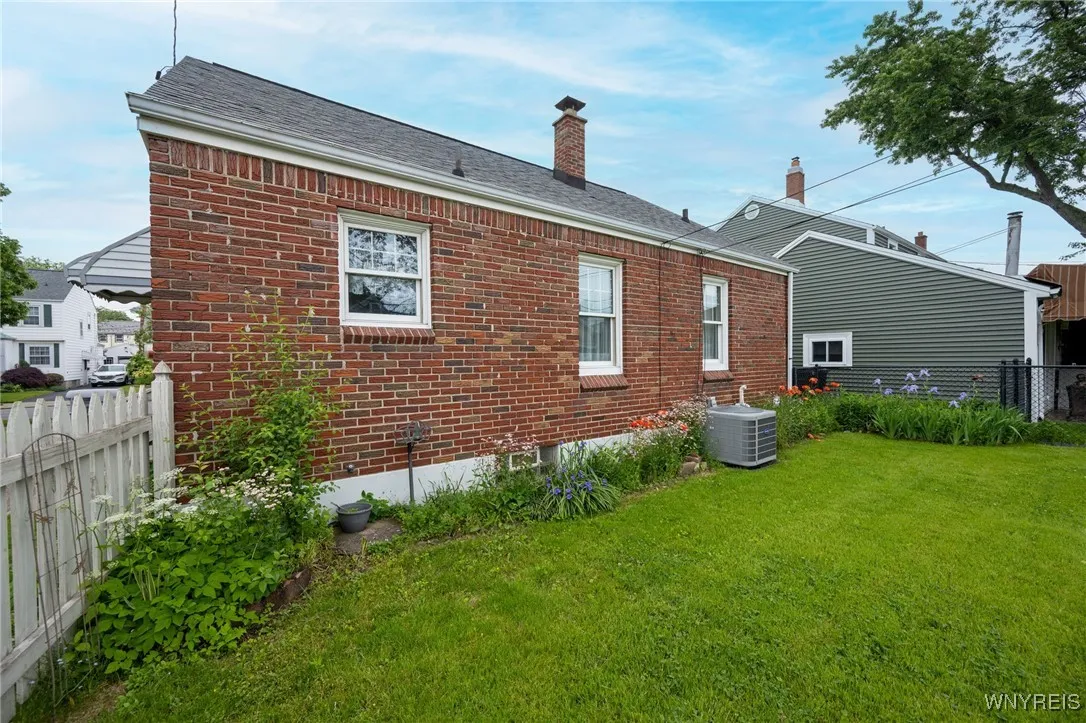 85 Harding Avenue, Tonawanda-town, New York 14217, Tonawanda, New York 14217, 3 Bedrooms Bedrooms, 6 Rooms Rooms,1 BathroomBathrooms,Residential,Closed,85 Harding Avenue, Tonawanda-town, New York 14217,0,B1613130