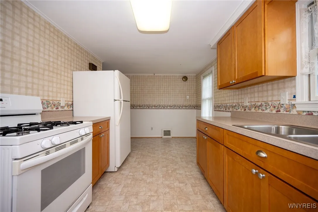 85 Harding Avenue, Tonawanda-town, New York 14217, Tonawanda, New York 14217, 3 Bedrooms Bedrooms, 6 Rooms Rooms,1 BathroomBathrooms,Residential,Closed,85 Harding Avenue, Tonawanda-town, New York 14217,0,B1613130