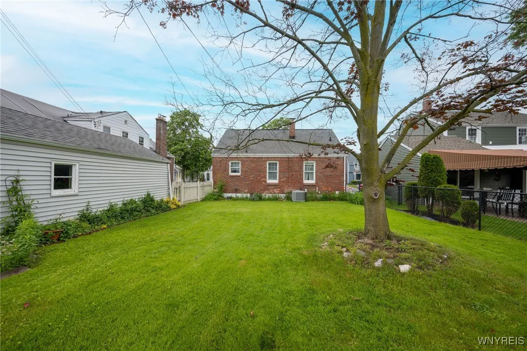 85 Harding Avenue, Tonawanda-town, New York 14217, Tonawanda, New York 14217, 3 Bedrooms Bedrooms, 6 Rooms Rooms,1 BathroomBathrooms,Residential,Closed,85 Harding Avenue, Tonawanda-town, New York 14217,0,B1613130