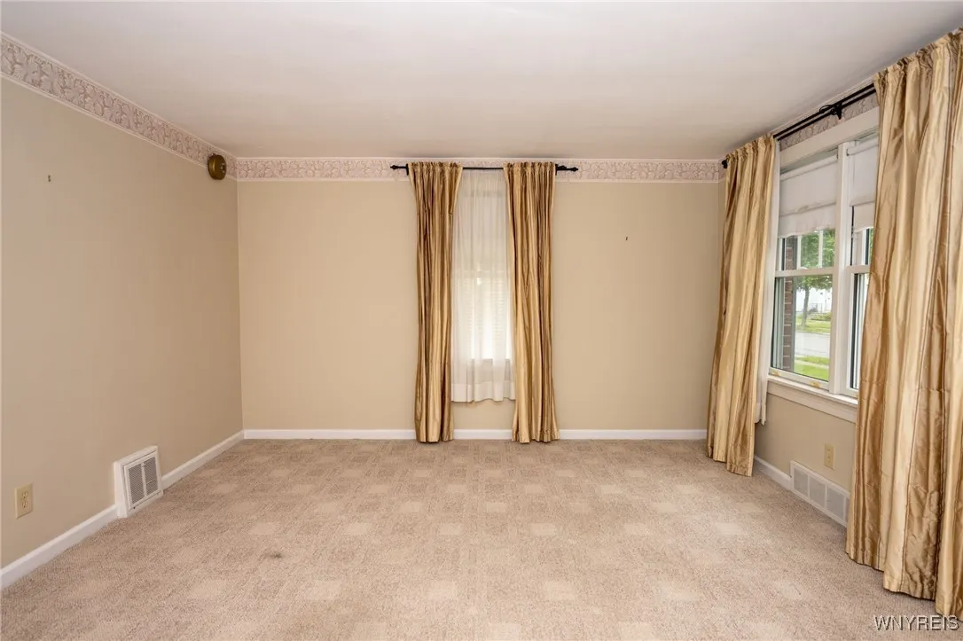 85 Harding Avenue, Tonawanda-town, New York 14217, Tonawanda, New York 14217, 3 Bedrooms Bedrooms, 6 Rooms Rooms,1 BathroomBathrooms,Residential,Closed,85 Harding Avenue, Tonawanda-town, New York 14217,0,B1613130