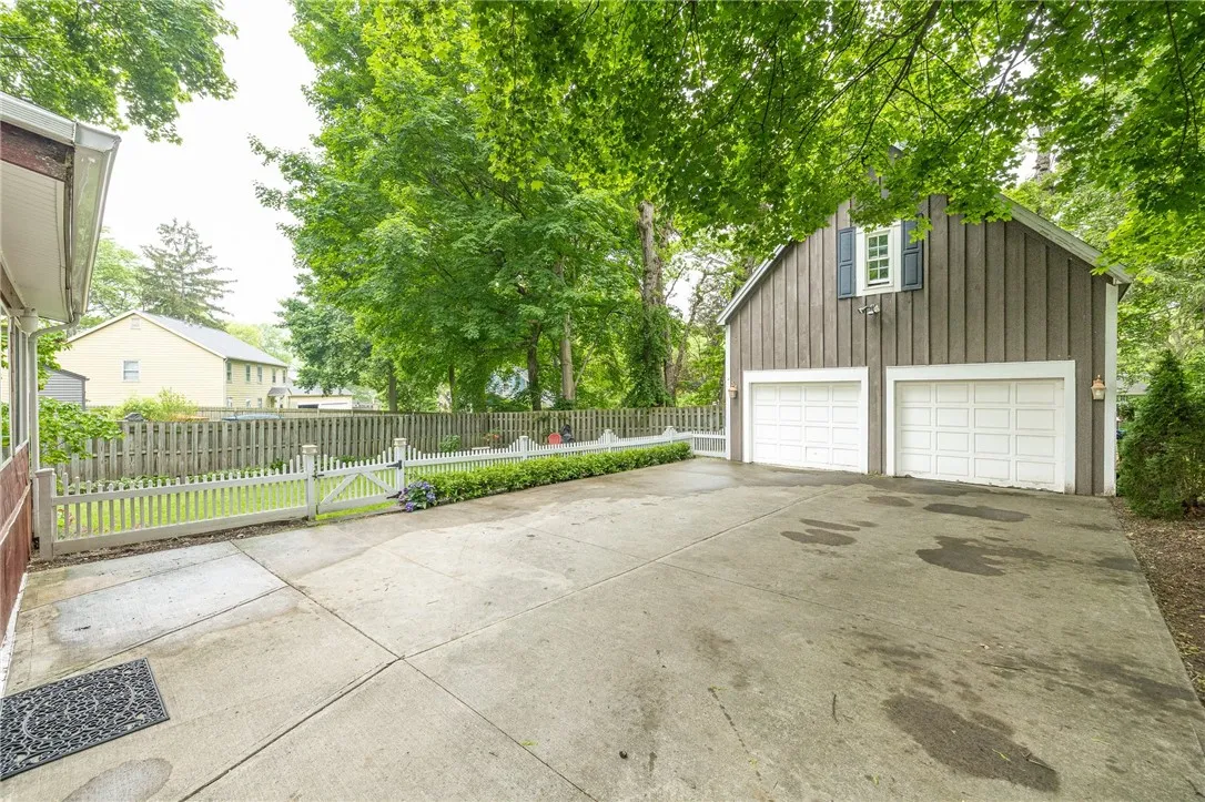 11 Washington Road, Pittsford, New York 14534, Pittsford, New York 14534, 3 Bedrooms Bedrooms, 8 Rooms Rooms,1 BathroomBathrooms,Residential,Closed,11 Washington Road, Pittsford, New York 14534,R1610412
