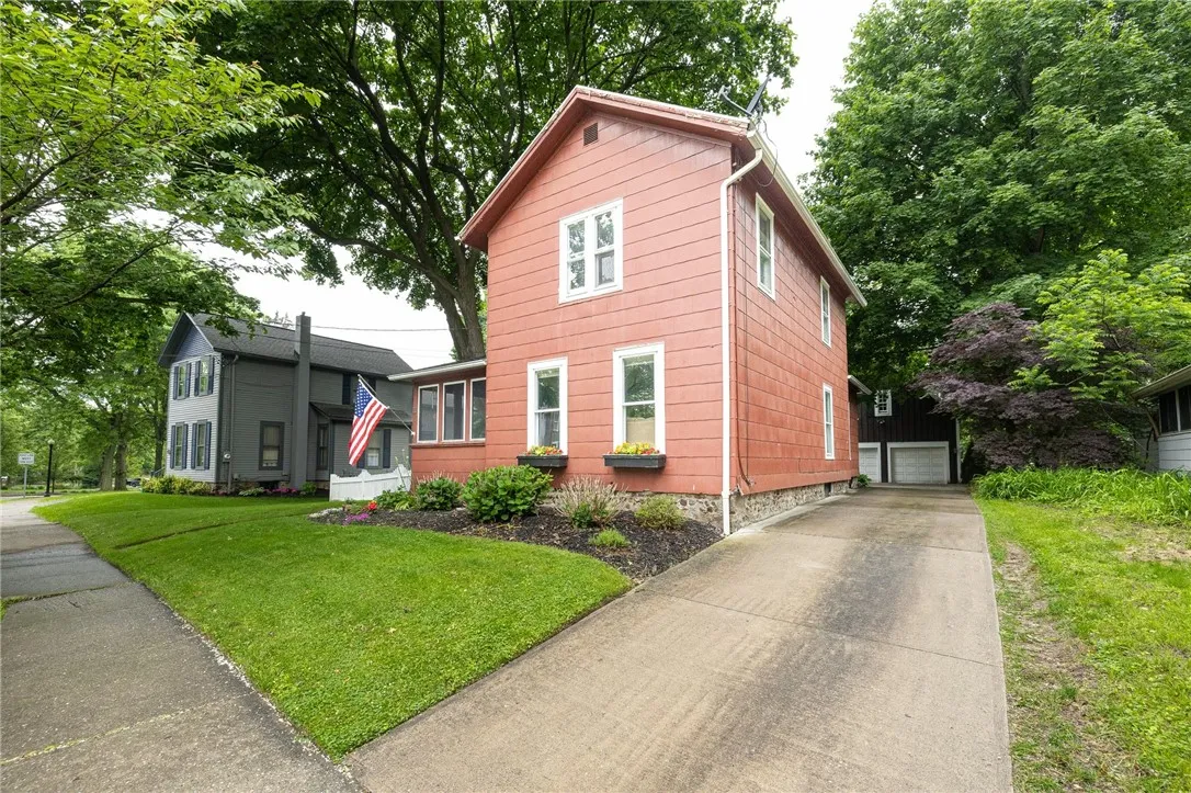 11 Washington Road, Pittsford, New York 14534, Pittsford, New York 14534, 3 Bedrooms Bedrooms, 8 Rooms Rooms,1 BathroomBathrooms,Residential,Closed,11 Washington Road, Pittsford, New York 14534,R1610412