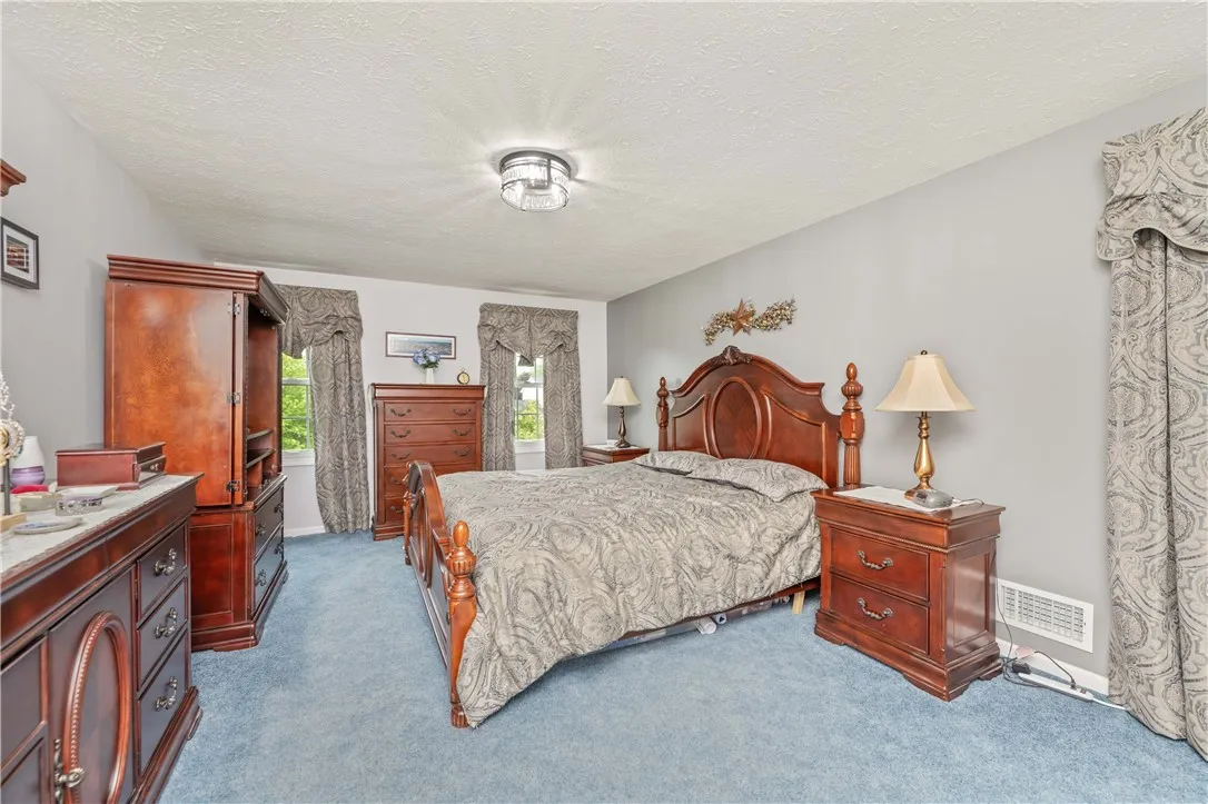 136 Ellery Road, Greece, New York 14612, Greece, New York 14612, 3 Bedrooms Bedrooms, 7 Rooms Rooms,2 BathroomsBathrooms,Residential,Closed,136 Ellery Road, Greece, New York 14612,0,R1613557
