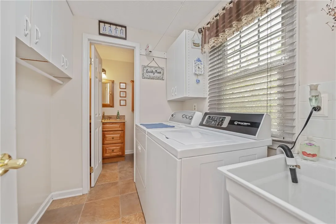 136 Ellery Road, Greece, New York 14612, Greece, New York 14612, 3 Bedrooms Bedrooms, 7 Rooms Rooms,2 BathroomsBathrooms,Residential,Closed,136 Ellery Road, Greece, New York 14612,0,R1613557