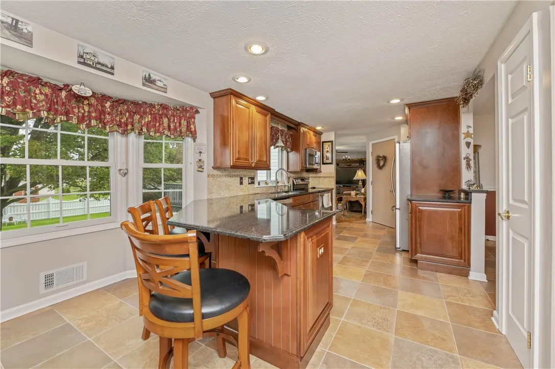 136 Ellery Road, Greece, New York 14612, Greece, New York 14612, 3 Bedrooms Bedrooms, 7 Rooms Rooms,2 BathroomsBathrooms,Residential,Closed,136 Ellery Road, Greece, New York 14612,0,R1613557