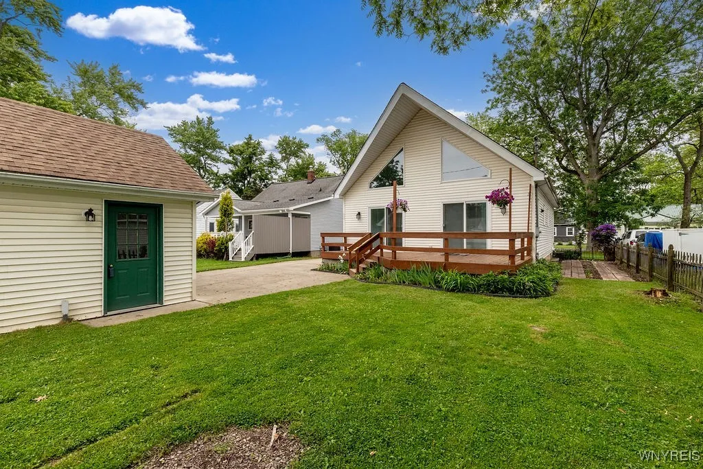 3412 Wallace Drive, Grand Island, New York 14072, Grand Island, New York 14072, 3 Bedrooms Bedrooms, 8 Rooms Rooms,2 BathroomsBathrooms,Residential,Closed,3412 Wallace Drive, Grand Island, New York 14072,B1613334