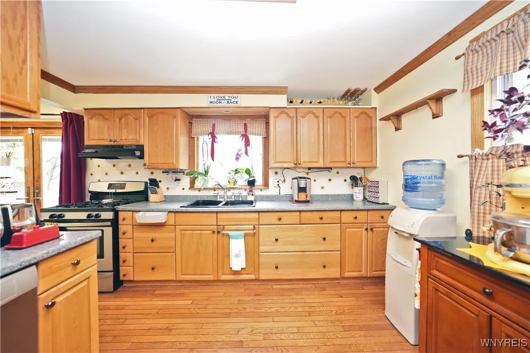 145 Parkview Avenue, Buffalo, New York 14210, Buffalo, New York 14210, 4 Bedrooms Bedrooms, 9 Rooms Rooms,1 BathroomBathrooms,Residential,Closed,145 Parkview Avenue, Buffalo, New York 14210,0,B1611921