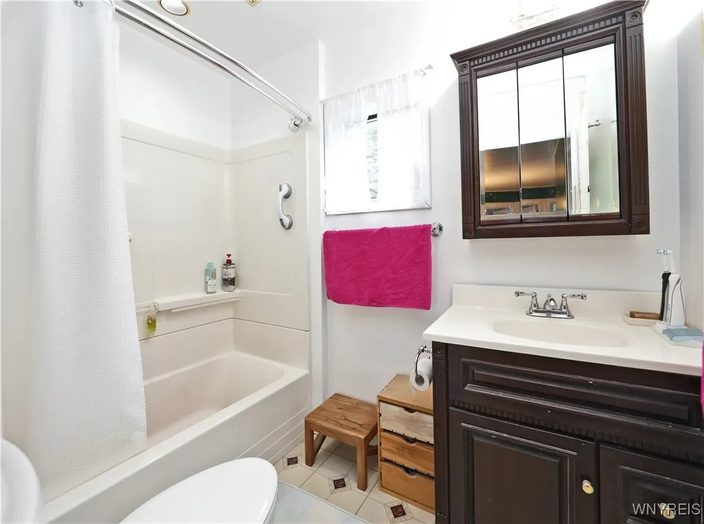 145 Parkview Avenue, Buffalo, New York 14210, Buffalo, New York 14210, 4 Bedrooms Bedrooms, 9 Rooms Rooms,1 BathroomBathrooms,Residential,Closed,145 Parkview Avenue, Buffalo, New York 14210,0,B1611921
