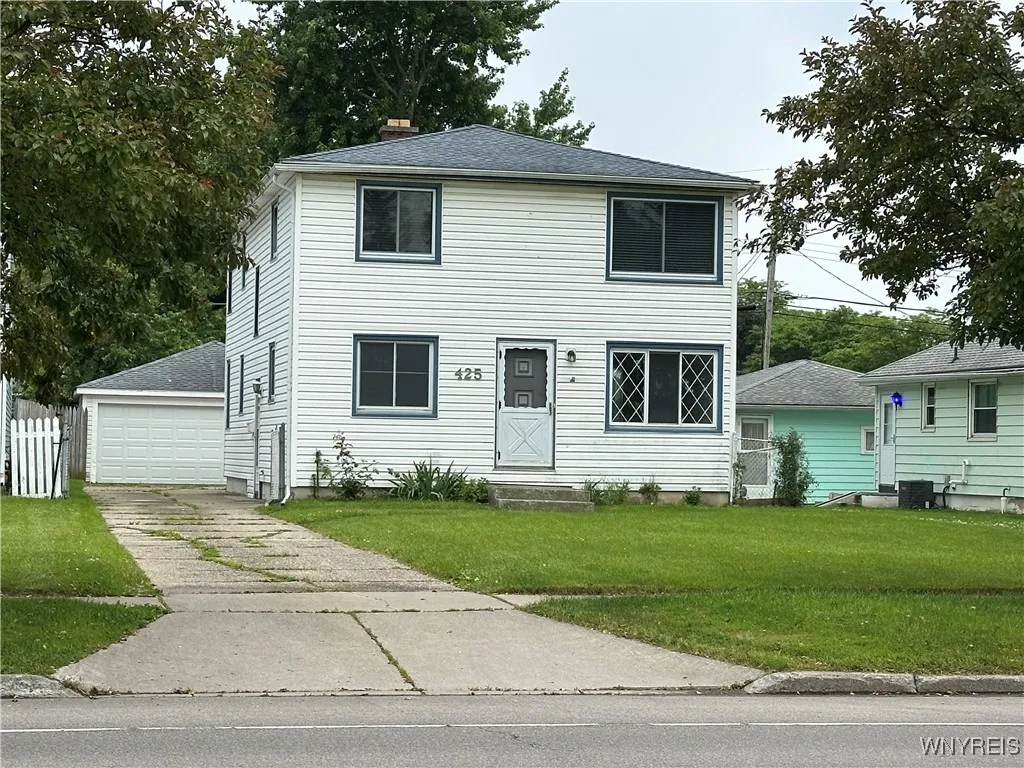 425 Brighton Road, Tonawanda-town, New York 14150, Tonawanda, New York 14150, 5 Bedrooms Bedrooms, ,2 BathroomsBathrooms,Residential,Closed,425 Brighton Road, Tonawanda-town, New York 14150,B1613710