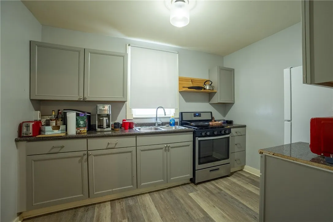 12 Van Cleef Street, Seneca Falls, New York 13148, Seneca Falls, New York 13148, 2 Bedrooms Bedrooms, ,2 BathroomsBathrooms,Residential,Closed,12 Van Cleef Street, Seneca Falls, New York 13148,0,R1612235