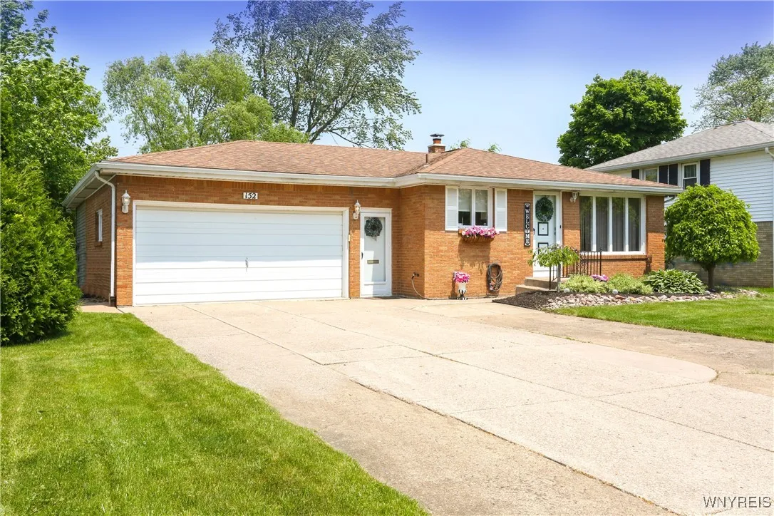 152 Forest Hill Drive, Amherst, New York 14221, Amherst, New York 14221, 3 Bedrooms Bedrooms, 9 Rooms Rooms,2 BathroomsBathrooms,Residential,Closed,152 Forest Hill Drive, Amherst, New York 14221,0,B1613688