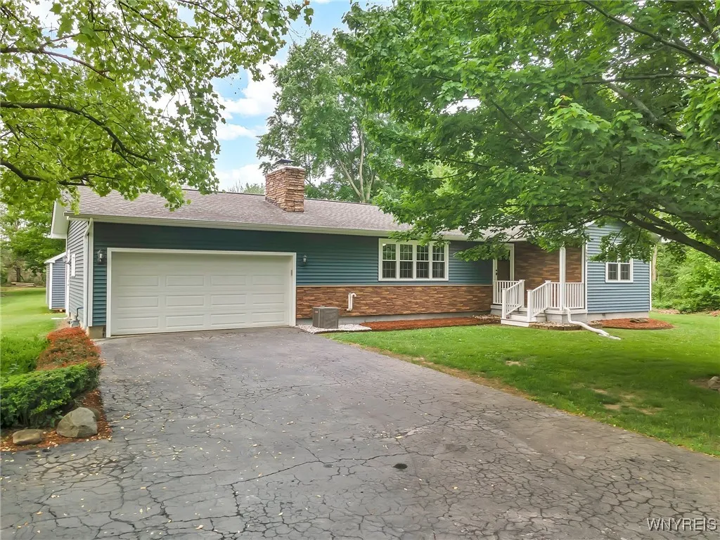 2279 Lakeview Road, Hamburg, New York 14085, Hamburg, New York 14085, 3 Bedrooms Bedrooms, 6 Rooms Rooms,1 BathroomBathrooms,Residential,Closed,2279 Lakeview Road, Hamburg, New York 14085,B1613433