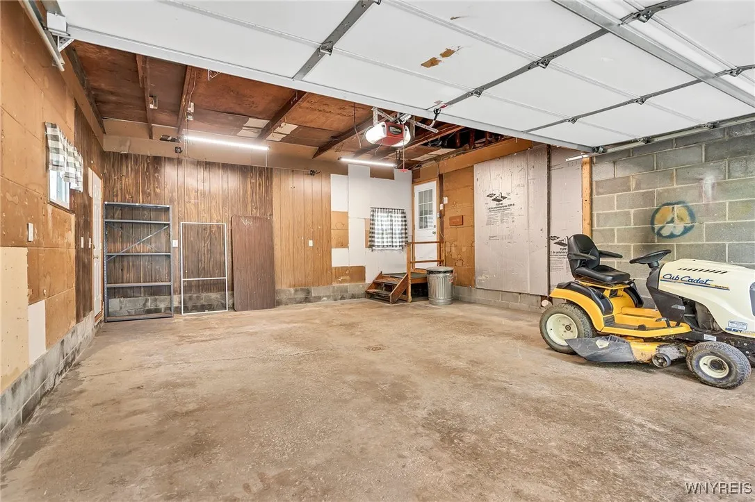 2279 Lakeview Road, Hamburg, New York 14085, Hamburg, New York 14085, 3 Bedrooms Bedrooms, 6 Rooms Rooms,1 BathroomBathrooms,Residential,Closed,2279 Lakeview Road, Hamburg, New York 14085,B1613433